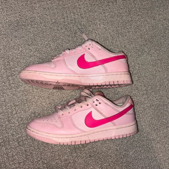 Nike Dunks - Picture 2 of 9